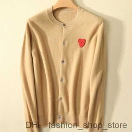 CDG Femmes Hommes Designer Chandails Cdgs Play Pull Tricot Commes Casual Sweat Des Badge Garcons Sweat À Capuche Coeur Rouge Long Slevee Cardigan Embroid V6fb # 3 ZXNI