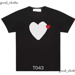CDGS Shirt 2024 Fashion Mens Play T-T-T-SHIRT GARCONS Designer Shirts Red Comes coeur Womens Des Badge Graphic Heart Derrière sur la broderie de poitrine courte CDGS HOODIE 266