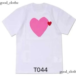 CDGS Shirt Designer Play T-shirt Commes des Garcons Brand de mode Rouge Coeur T-shirt T-shirt Femme Love Sleeve Couple de manches courtes Men de manches courtes Play 2023 CDGS HOODIE 736