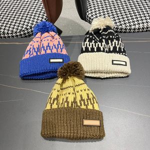 CE Designers Bonnets d'hiver de luxe Designer tricoté chapeau hommes femmes en peluche chapeaux chauds marque bonnet classique patchwork motif tricot casquettes kaleen-12 CXD2311145