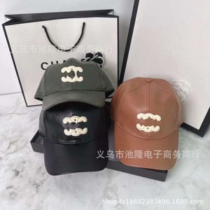 CE Leather Nieuwe Triumphal Arch Simple Baseball Trendy en Western Style Versatile Duck Tongue Couple Hat