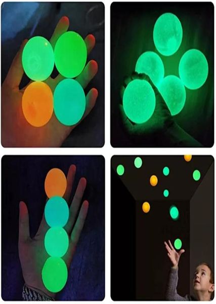 Boules de plafond Luminescents Stress Relief Sticky Ball Glow Glow Stick au mur et tomber lentement les jouets de lueur spongieuse pour les enfants adultes W9679800