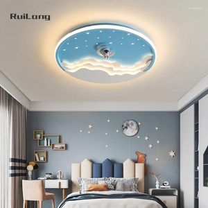 Plafonniers dessin animé astronaute LED LED POUR KIDS ROBILITÉ CHAMBRE Étude bébé lustrer nuage étoile lune Chandelier Children Boys Lampe