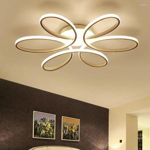 Louleurs de plafond LED FLOWER LUMIÈRE: décoration intérieure super brillante pour les yeux