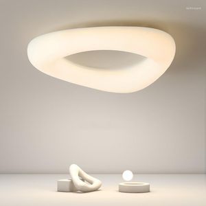 Luces de techo Lámpara minimalista Dormitorio principal Candelabro Led Nube blanca Comedor Estudio Luz nórdica Accesorios colgantes de acrílico modernos