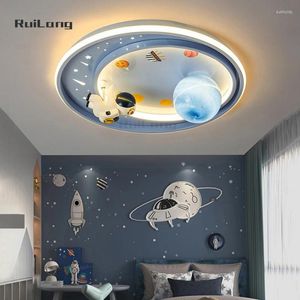 Plafondlampen modern astronaut led licht voor kinderkamer babyjongens slaapkamer lamp cartoon schattig decor space maan planeet kroonluchter kroonluchter