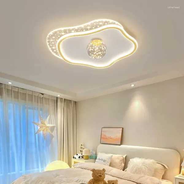 Luces de techo Modern Creative Star Cloud LED Lámpara de iluminación de atenuación Oro Blanco Negro Metal Kid Dormitorio Sala de estar Accesorio