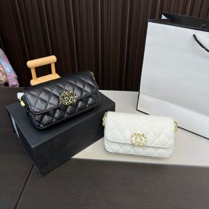 Sac de sac pour femmes de style célébrité sac de luxe de luxe élégant à double chaîne à double lettre diamant à main lecteur à la main sans boîte