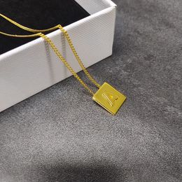 CELI nieuwe mode luxe designer ketting voor vrouwen gouden sleutelbeen achternaam Engelse vierkante plaat hanger vergulde Arc de Triomphe sieraden verlovingscadeau