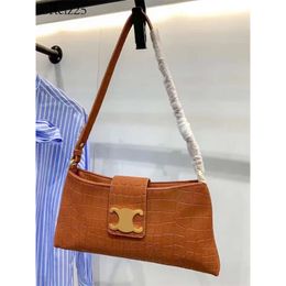 Céliène Bag Triomphes Bags Pochette Ava Cas Underarm Designer Sacs Femmes hommes Half Moon Tote Tote Cross Body Body Satchel Sac Real Leather Lady même 962