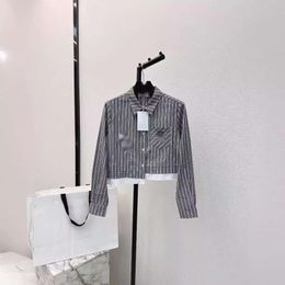 Celinnes shirt ontwerper Triumphal Arch Blouse luxe mode dames blouses nieuw gestreepte kort shirt veelzijdige trend lange mouwen