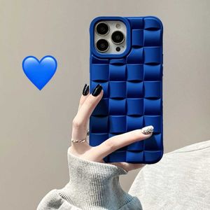 Études de téléphone portable 3D Modèle de tissage Lattice Soft Silicone Phone Case pour iPhone 13 Pro Max 15 14 Pro 11 12 X XS MAX XR Plus Matte Shockproof Cover J240509