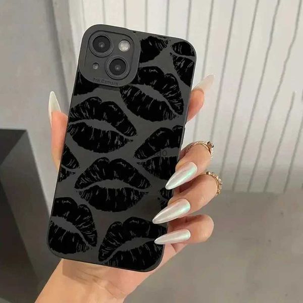 Fundas para teléfonos móviles Funda de silicona suave con estampado de besos de labios negros para iPhone 14 Pro Max 15 13 12 11 Pro Max 7 8 14 15 Plus SE 2 X XS XR Matte CoverL240105