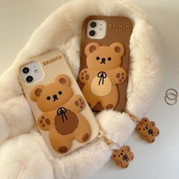 Mobiele telefoon hoesjes Cartoon schattige 3D beer pop hanger met hoogwaardige siliconen hoes geschikt voor iPhone 14 13 12 Mini 11Pro MAX XS XR 7 8plus SE2020 telefoonhoesje 231026