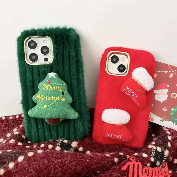 Étuis de téléphone portable Chaussettes d'arbre de Noël Étui de téléphone en peluche mignon adapté à l'iPhone 15 13 12 11 Pro Max X XR XS Max Couverture en silicone de protection en fourrure de Noël 231026