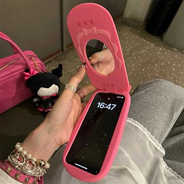 Cajas del teléfono celular Lindo 3D Hot Pink Modelo de teléfono celular Flip Mirror Funda de teléfono de silicona para iPhone 15 14 13 12 Pro Max 11 Regalo de cubierta suave de dibujos animados