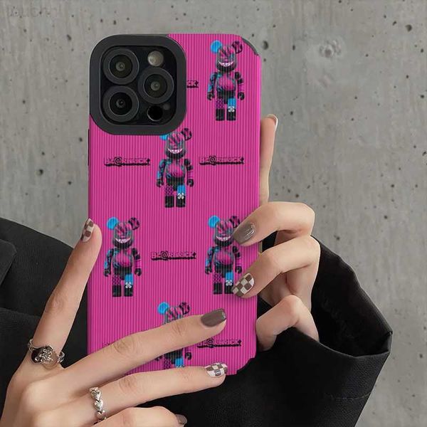 Fundas para teléfonos celulares Fashion Bear Cool Letter Funda para teléfono para iPhone 14 13 12 11 Pro Max XR XS XSMax X 7 8 Plus INS Pink Funda de silicona suave resistente al goteo L230731