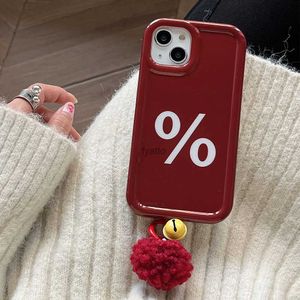 Étuis de téléphone portable Simplicité de la mode Symbole rouge vin avec cloche en peluche Hariball Pendentif Étui pour iPhone 15 14 13 12 Pro Max 11 Couverture souple antichoc H240326