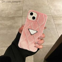 Cas de téléphone portable Fluffy Designer Phone Case pour iPhone 14 Pro Max Plus 13 Promax 12 11 Xs Xr Velvet Wave Coussin Mode IPhone Cases Cover Z230727