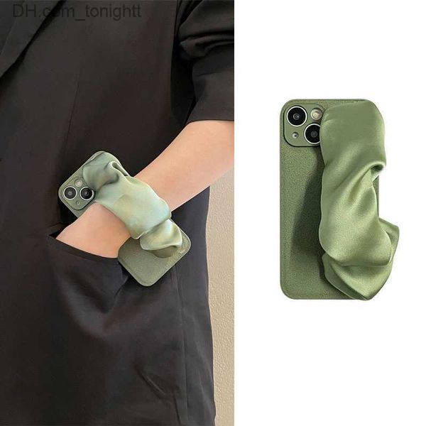 Étuis de téléphone portable Bracelet écharpe verte adapté à 14 étuis de téléphone Corde à bandoulière iPhone 13 Silicone 12 Promax Étui rigide Femmes Q230915