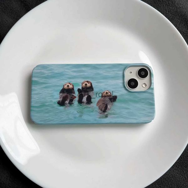 Cajas para teléfonos celulares Ins Cute Three Sea Otters Case para iPhone 15 14 13 Pro Max 12 Mini 11 Pro Plus 7 8 Protector a prueba de golpes Hard PC Acrylic Cover J231110