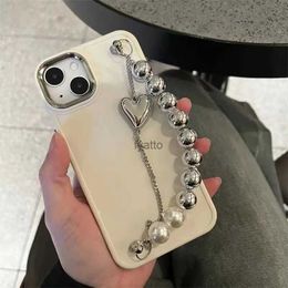 Cas de téléphone portable Corée 3D Love Heart Poignet Chian Soft Phone Case pour iPhone 14 12 13 Pro Max 11 X S XR XS Max Lentille en métal Couverture en silicone Funda H240326