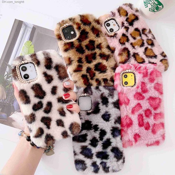 Cajas del teléfono celular Cajas del teléfono de piel esponjosa con estampado de leopardo para iPhone 13 14 Pro Max 7 8 Plus Bling Glitter Diamond Lens Soft Plush Cover Z230728