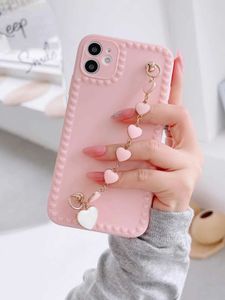 Mobiele telefoonhoesjes Love Heart Bracelet Chain Phone Case Geschikt voor iPhone 14 Pro Max 14 Plus 13 12 11 XR XS X 8 7 Pink Purple Soft Cover J240418