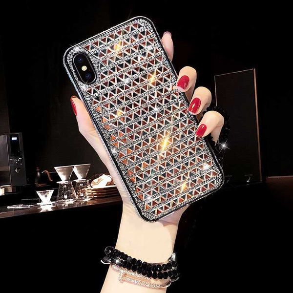 Étuis de téléphone portable Cas de téléphone de luxe Glitter Diamond Jeweled pour iPhone 11 12 13 14 Pro Max Xs XR X 7 8 Plus SE2020 Couverture de strass brillant L230731