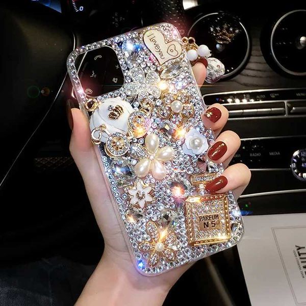 Cas de téléphones portables Couverture de téléphone en strass en perle de luxe pour Samsung Galaxy S23 S22 S21 S20 Ultra 5G S9 plus Note10 Bling Diamond Flower Case 240423
