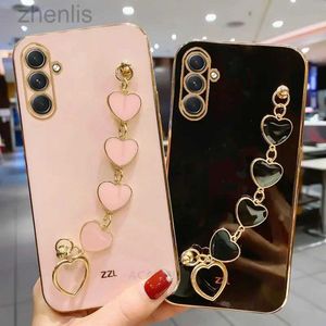 Caisses de téléphone portable Placage de luxe Love Heart Bracelet Bracelet pour Samsung Galaxy A14 A54 A34 A24 4G 5G COUVERTURE DE LA SAGLE DE CHAPLE DE TRAVAIL sur un 14 54 34 24 D240424