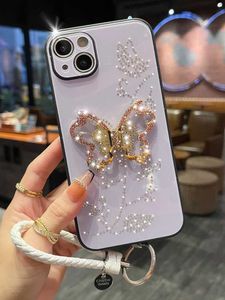 Cas de téléphone portable Luxe Strass Glitter Diamond 3D Butterfly Bracket Case pour iPhone 14 13 12 11 Pro Max 14Plus Couverture avec support de lanière L230731