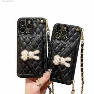 Cajas de teléfonos celulares Cadena metálica Conejo de lujo Conejo móvil Shell Crossbody Monedero Sarga Moda PU Cuero Funda para iPhone para 14 Pro Plus 13 Max 12 11 con correa Q231130