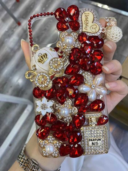 Caisses de téléphone portable Perfume Pumpkin Luxury 3D Diamond Phone Case pour pour iPhone 13 12 11 Pro Max XR XR XSMAX X 8 Plus 7Plus Couverture arrière en strass 240423