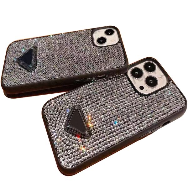 Étuis de téléphone portable Étui de téléphone de luxe Glitter Étuis pour iPhone 15 14 Pro Max Case 13 12 Créateur de mode Bling Sparkling Strass Diamant Bijoux 3D Cristal Femmes Retour UO5