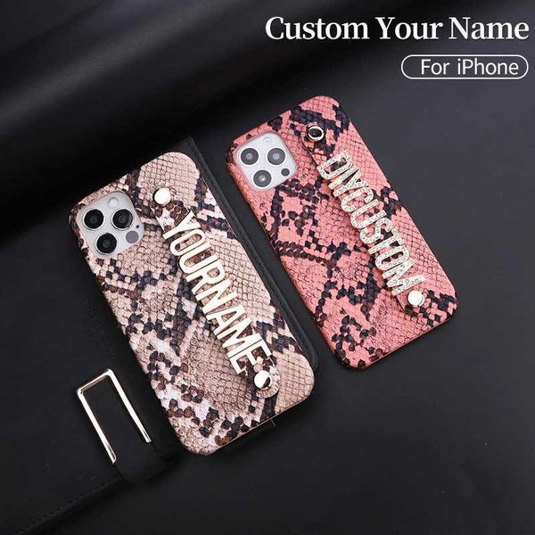 Cajas de teléfonos celulares Piel de serpiente cuero personalizado Nombre personalizado de teléfono para iPhone 12 11 13Pro Max 7 8 Plus X XS XR Diamond Metal Letter Portada J240418