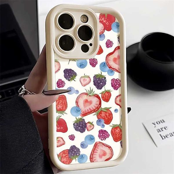 Étuis de téléphone portable Case peinte aux fraises pour iPhone 11 iPhone 15 14 13 Pro Max xr xs Max 7 8 14 plus SE 2020 2022 Couverture en silicone douce J240426