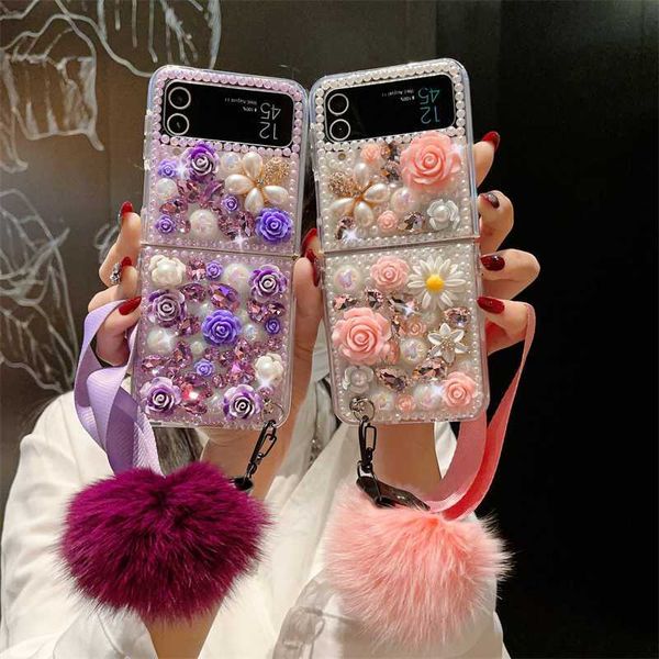 Cas de téléphone portable Unique luxe perle diamant fleur poignet fourrure housse de téléphone pour Samsung Galaxy Z Flip 5 4 3 5G F7110 F7070 L230731