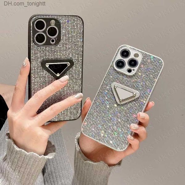 Étuis de téléphone portable Vogue Letter Triangle Étui de téléphone portable pour iPhone 14 14pro 13 13pro 12 12pro 11 Pro Max Bling Shiny Paster Étuis de téléphone portable Couverture anti-choc Z230728