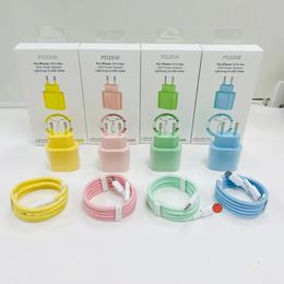 Chargeurs de téléphone portable Macaron Color 12W 18W PD Fast Charger 15W convient à l'iPhone IPNOE14 / 15PR Charge