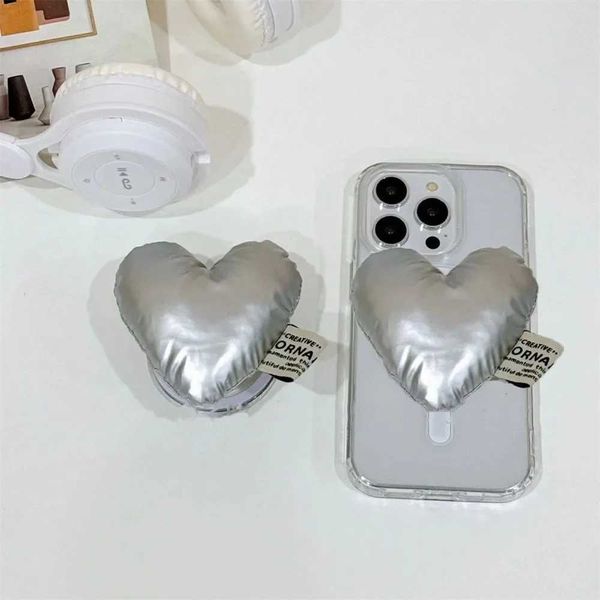 Le téléphone portable monte les détenteurs de Corée 3D Silver Love Heart for Magsafe Magnetic Phone Griptok Grip Tok Stand pour iPhone Pliant Wireless Charging Case