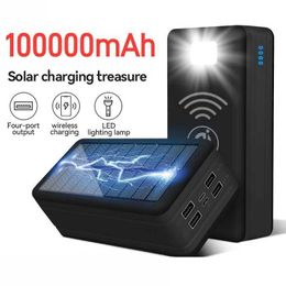Banques électriques de téléphone portable 100000mAh Pack solaire Téléphone mobile Mobile Sans fil Batterie externe Charge rapide utilisée pour les voyages et le camping 240424