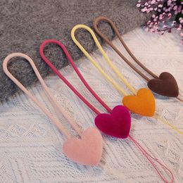 Breloques cellulaires, lanière Mobile courte et créative, pendentif d'amour en peluche, tout assorti, coque Mobile universelle, chaîne suspendue