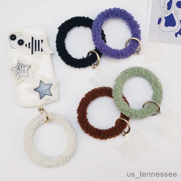 Cellules Sangles Charmes Bracelet Court Hiver Vers Le Bas Agneau Cheveux Anneau Bracelet Porte-clés En Peluche Laine Douce Anti Perdre Clé Sangle Mobile Longe R230807