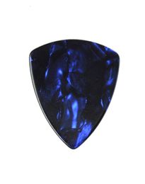 Celluloid 346 Pelocas de guitarra de triángulo redondeado 071 mm 100pcs Pearl Blue4718377