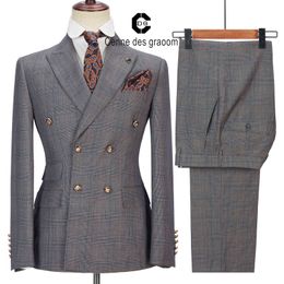 Cenne Des Graoom Nouveaux Hommes Costume Sur Mesure Plaid Double Boutonnage 2 Pièces Blazer Pantalon Slim Fit Fête De Mariage Chanteur Costume Homme X0909