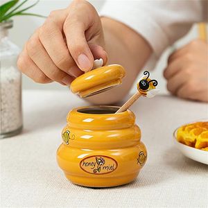 Bouteilles De Stockage De Miel De Ruche En Céramique Pot Et Louche En Bois Mel Jar Avec Couvercle Honey Stir Bar Fournitures Accessoires De Cuisine 20220826 E3