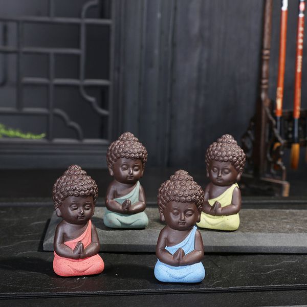 Estatua de Buda para mascota de té boutique de cerámica, pequeño monje Zisha, color arena, joyería para coche, adornos pequeños como auspiciosos para mascota S023