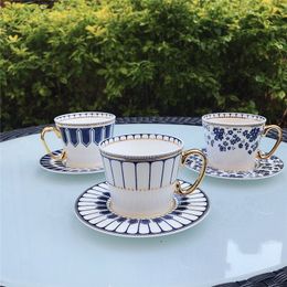 Keramische kist set Set Coffee Milk Tea Mokken Cups Saucers With Lepels Luxury Birthday Presents Wedding Gifts 200ml Retro Blue