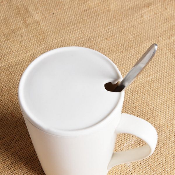 Tapa de taza de cerámica Tapa de taza de porcelana blanca de 12 oz Tapa de taza ecológica Ponga una cuchara en el vaso